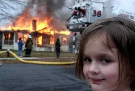 Mème « Burning House Girl »
