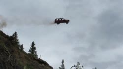 Mème « Car Drives Off of Cliff,(improved) »