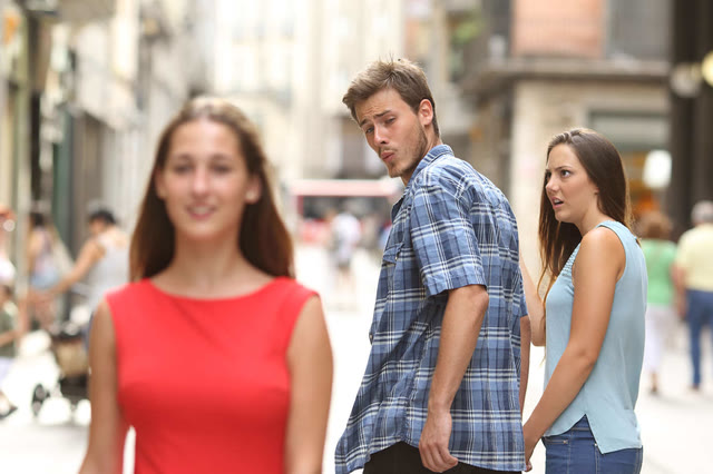 Mème « Disloyal Boyfriend »