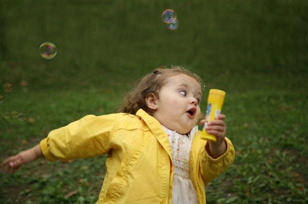 Mème « Girl Running »