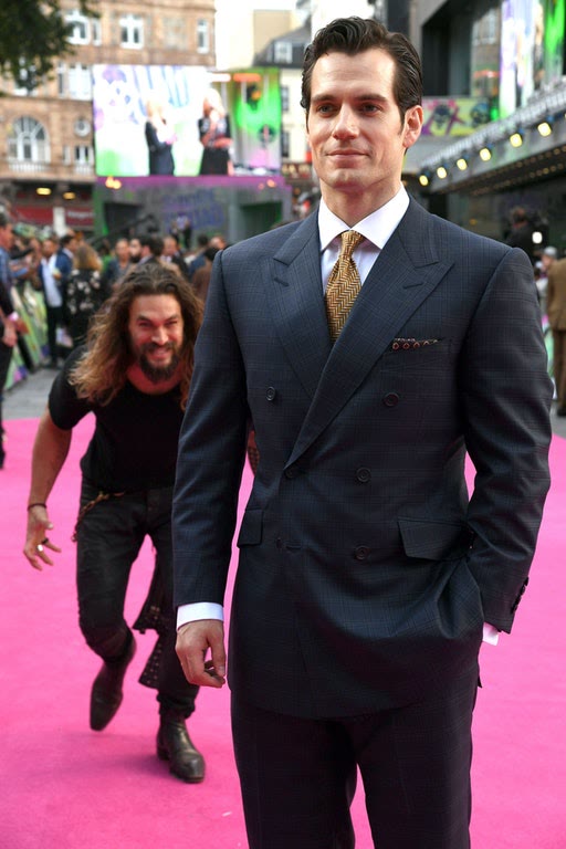Mème « Jason Momoa Henry Cavill Meme »